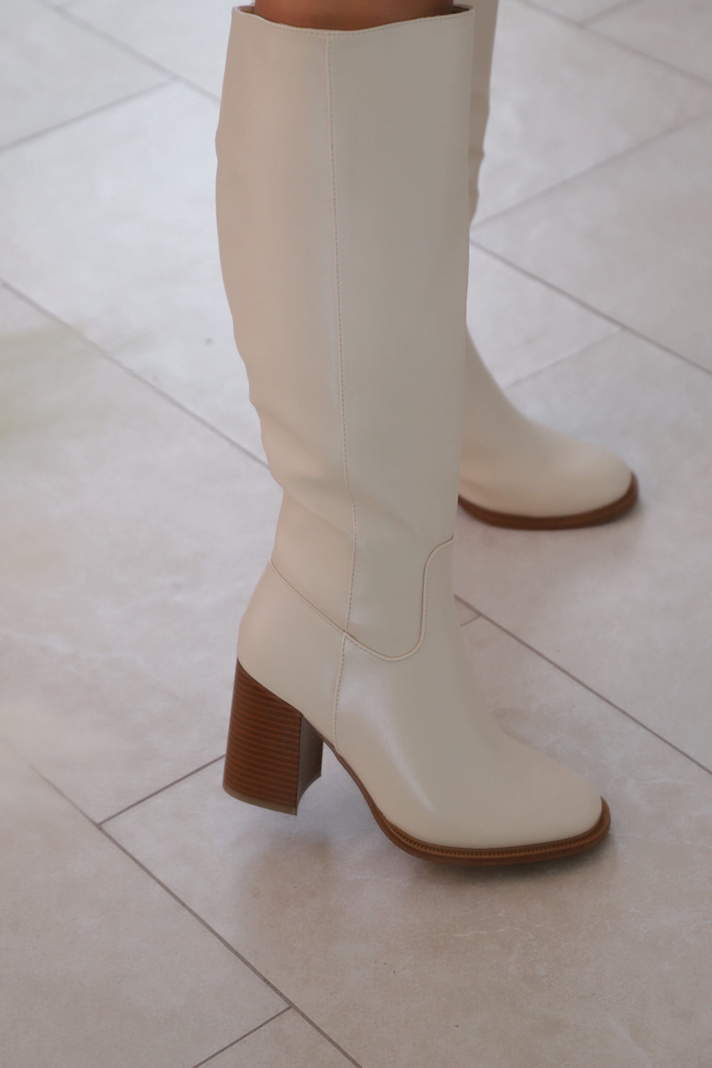 Gabriela Mid Calf boots