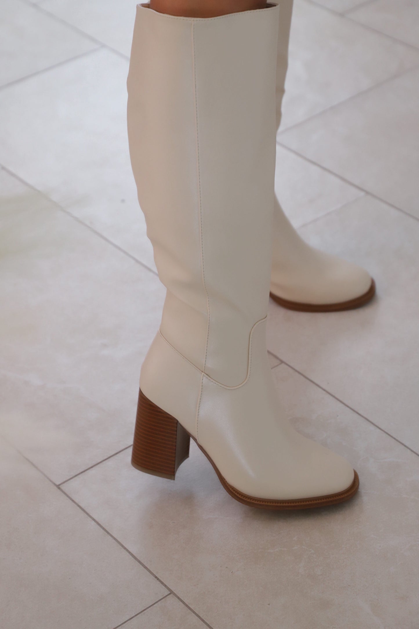 Gabriela Mid Calf boots